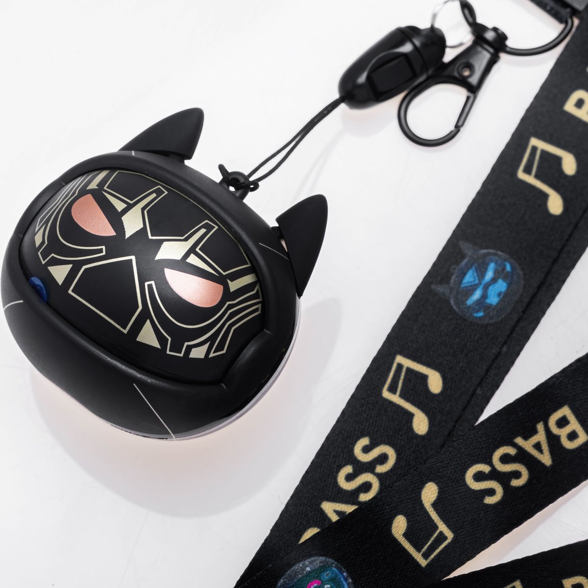 ANT004 : Earphone Monster